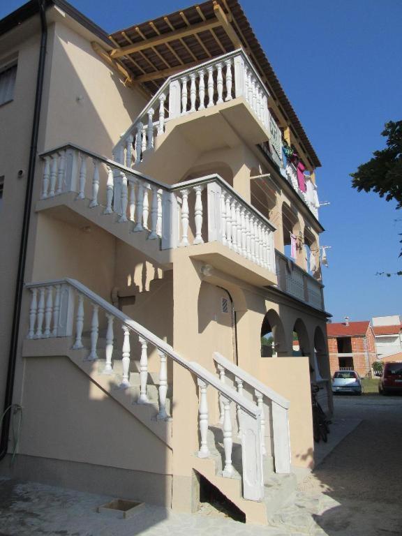 Apartments Ninske Vodice Ngoại thất bức ảnh