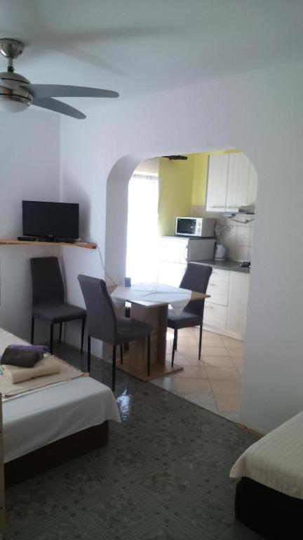 Apartments Ninske Vodice Phòng bức ảnh