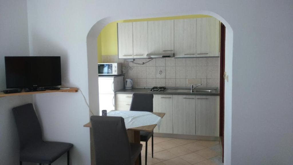Apartments Ninske Vodice Phòng bức ảnh
